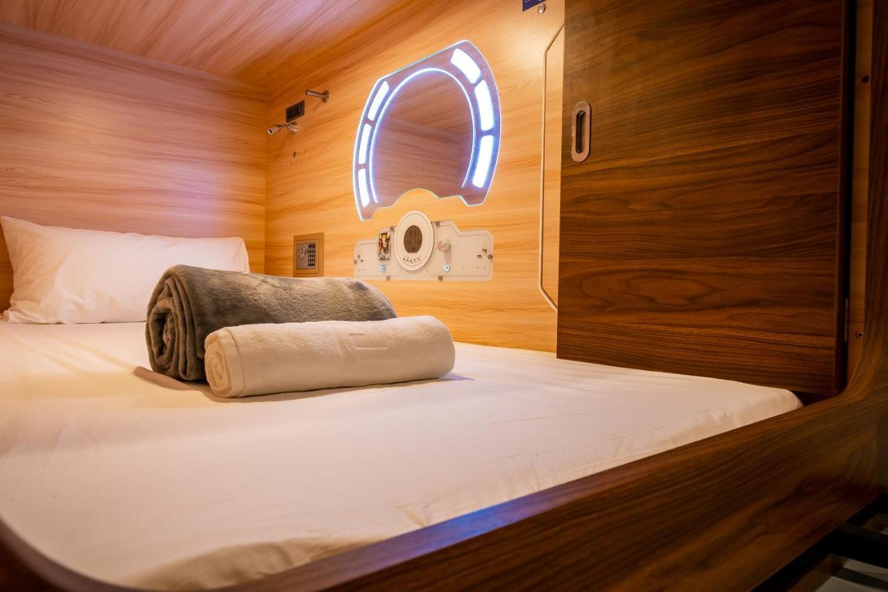 Jpod Capsule Hotel Kota Kinabalu Luaran gambar