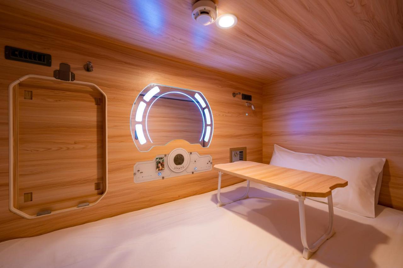 Jpod Capsule Hotel Kota Kinabalu Luaran gambar