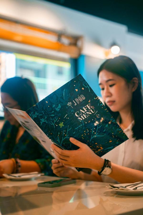 Jpod Capsule Hotel Kota Kinabalu Luaran gambar